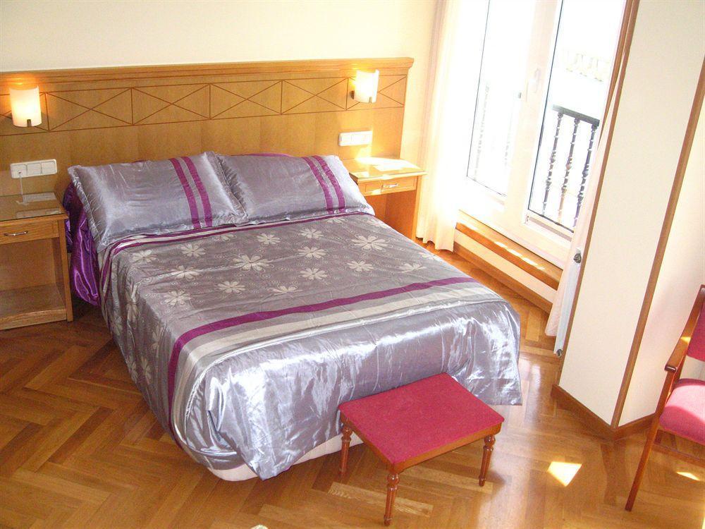 Hotel Cristal 2 A Coruna Bagian luar foto
