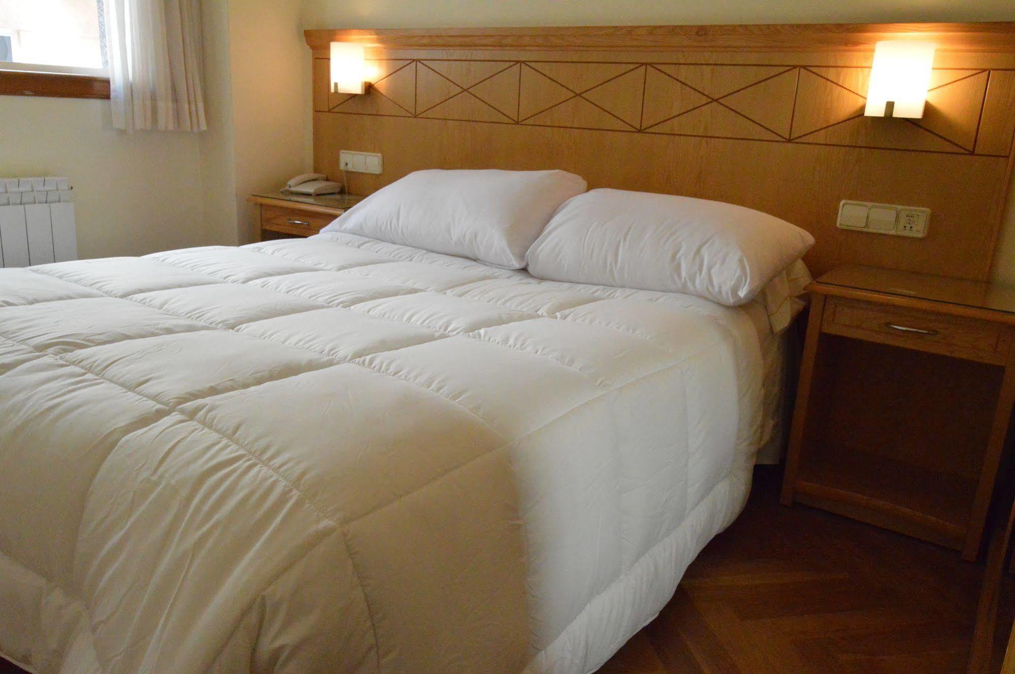 Hotel Cristal 2 A Coruna Bagian luar foto