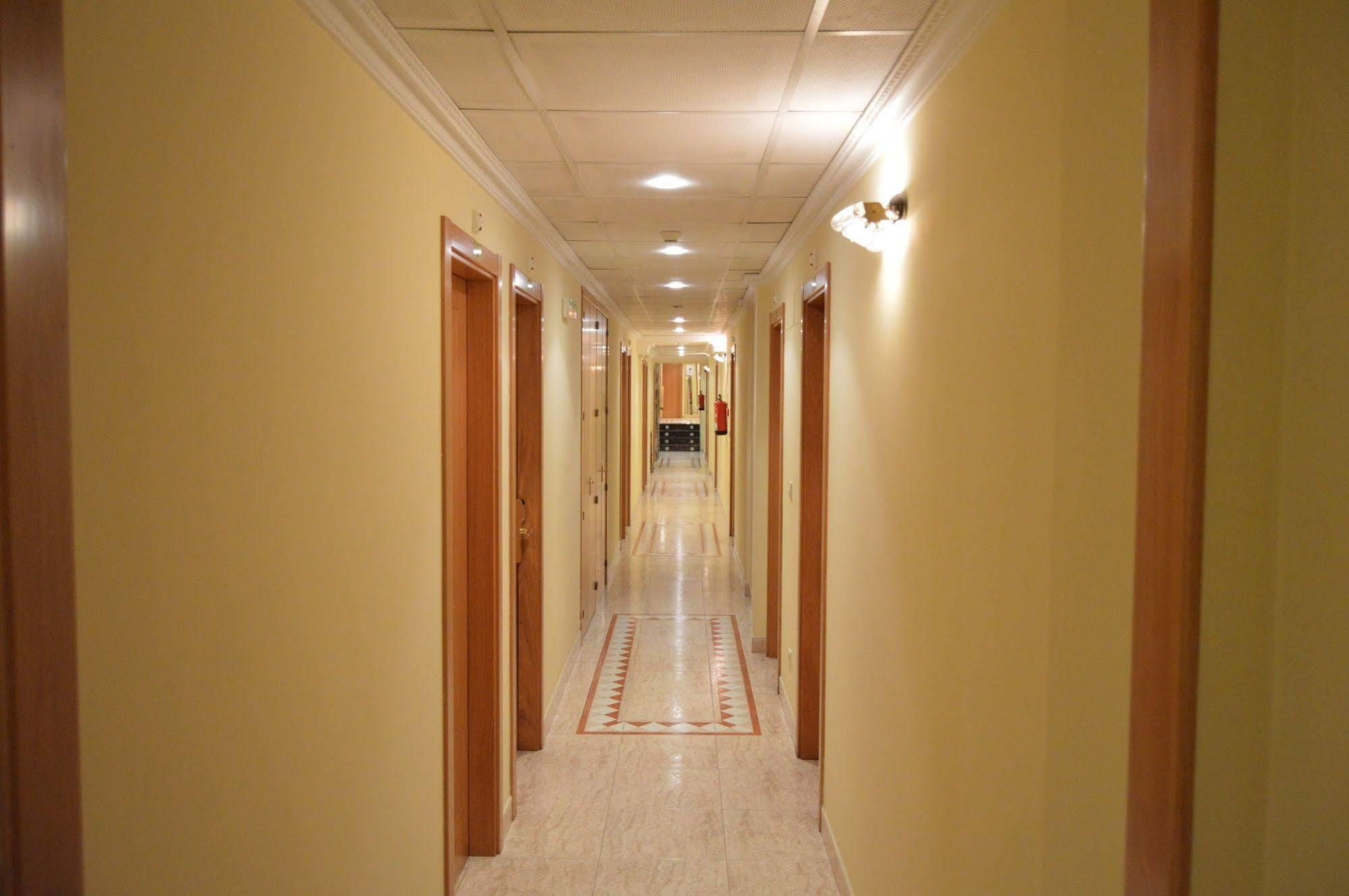 Hotel Cristal 2 A Coruna Bagian luar foto