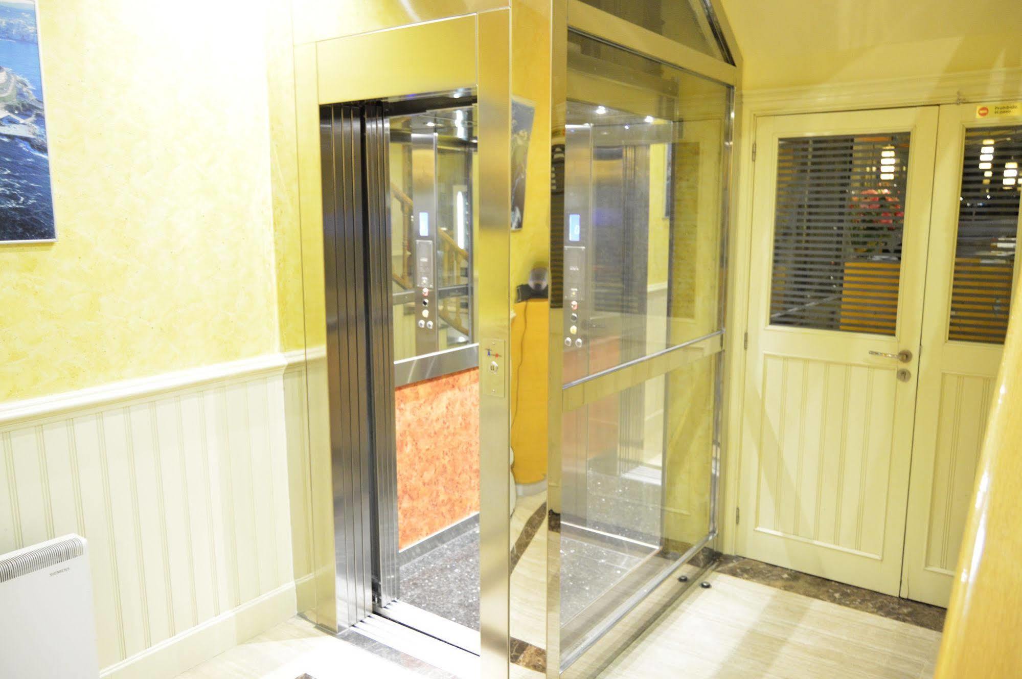 Hotel Cristal 2 A Coruna Bagian luar foto