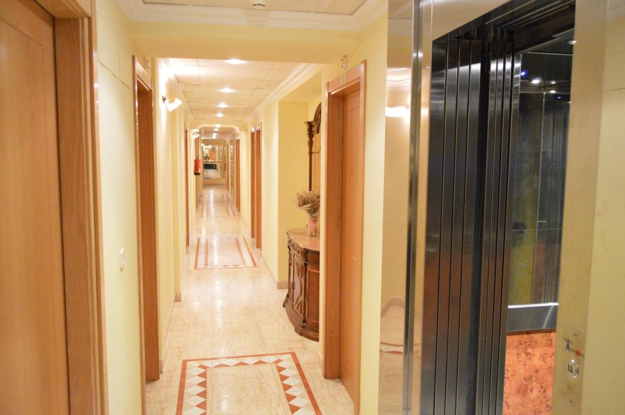 Hotel Cristal 2 A Coruna Bagian luar foto